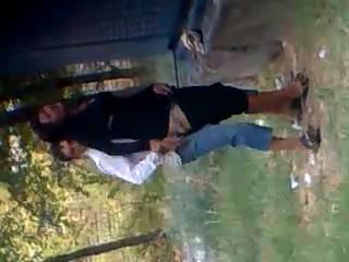 Узбек трахает подружку раком на природе